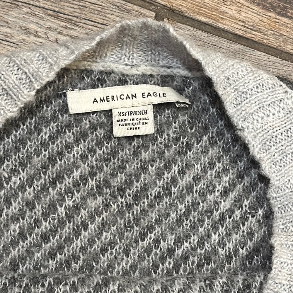 American Eagle Outfitters Gray Crew Neck Sweater Camouflage Design - Picture 2 of 3